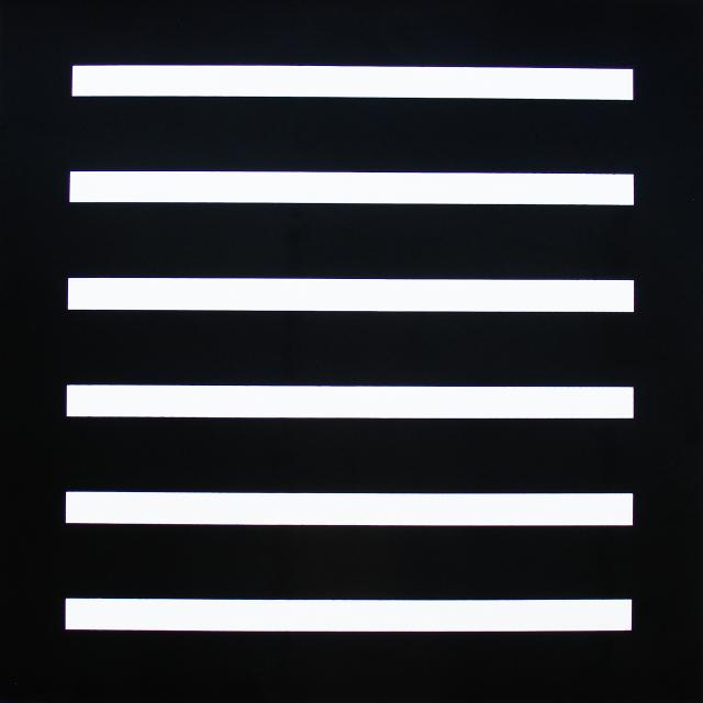 Zes witte horizontale lijnen op zwarte achtergrond